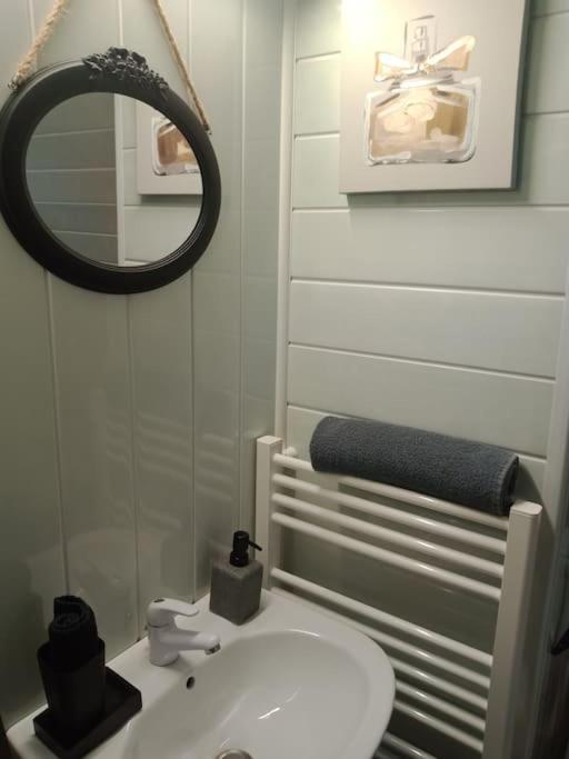Micro Maison Isba Sedan Givonne Bagian luar foto
